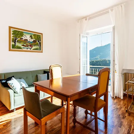 شقة Il Raggio Di Sole By Interhome *