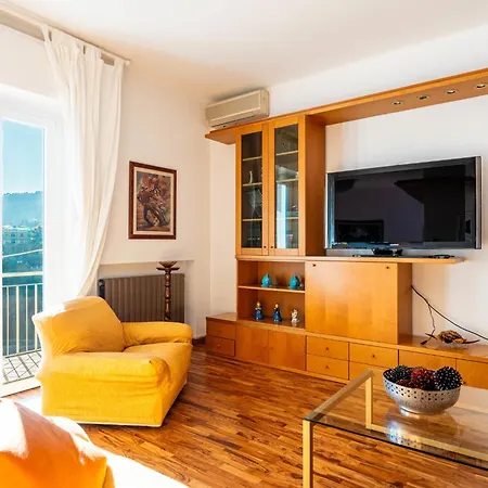 شقة Il Raggio Di Sole By Interhome *