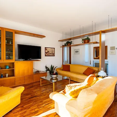 Il Raggio Di Sole By Interhome شقة